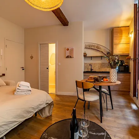 Voute D'antan-studio Historique アパート *